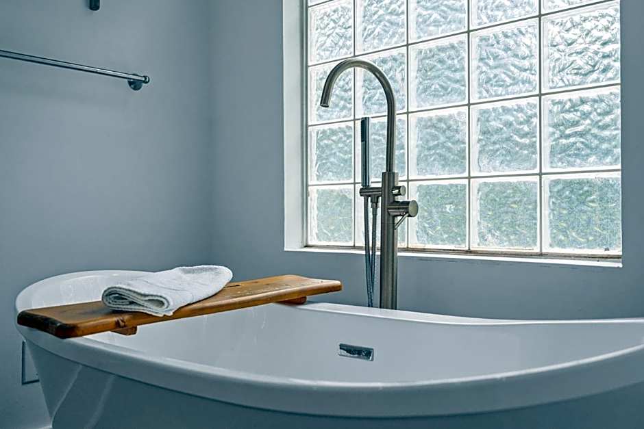 Grandma's Farm on 6 acres with Lighted Barn and River Access