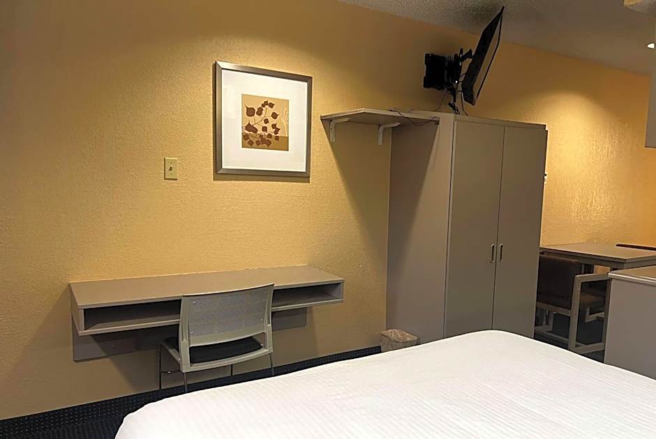 Microtel Inn & Suites By Wyndham Houston