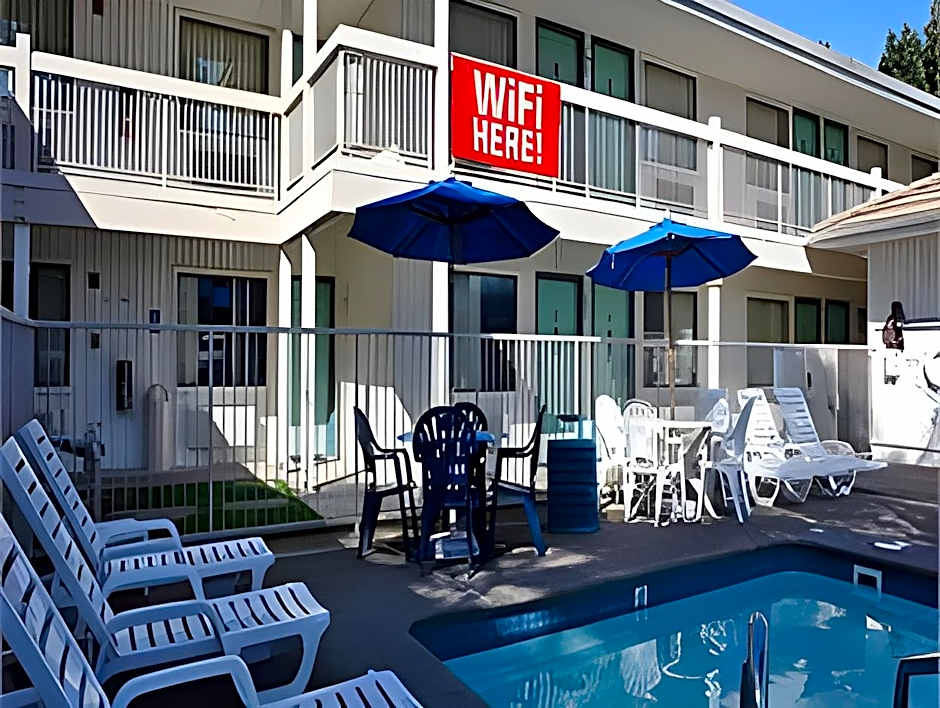 Motel 6-Oakland, CA - Embarcadero