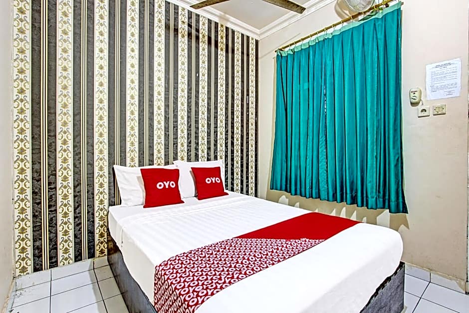 OYO 92287 Hotel Aji Mantoro