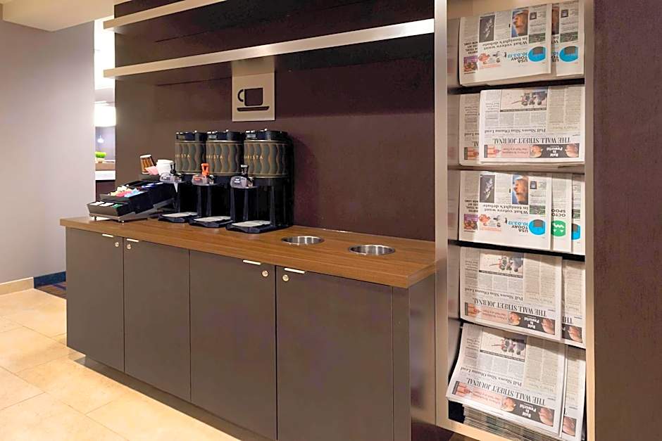 Courtyard by Marriott Winston-Salem Hanes Mall