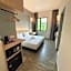 DJ Citi Plaza Hotel & Suites
