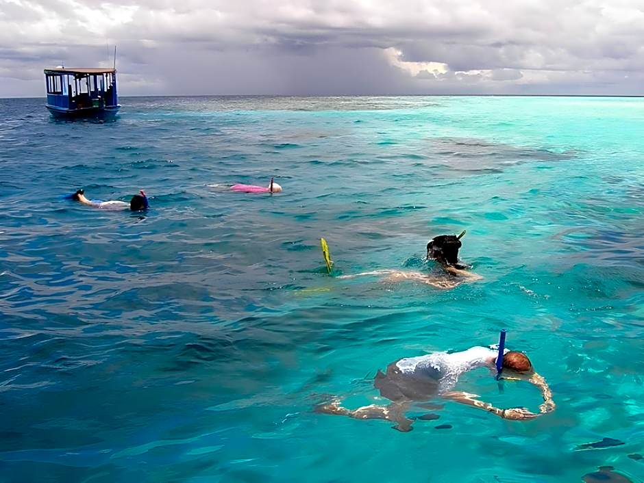 Vaali Maldives Island Escapes & Dive