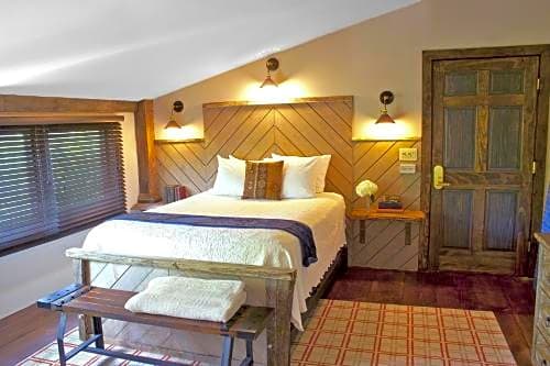 Three Chimneys Inn