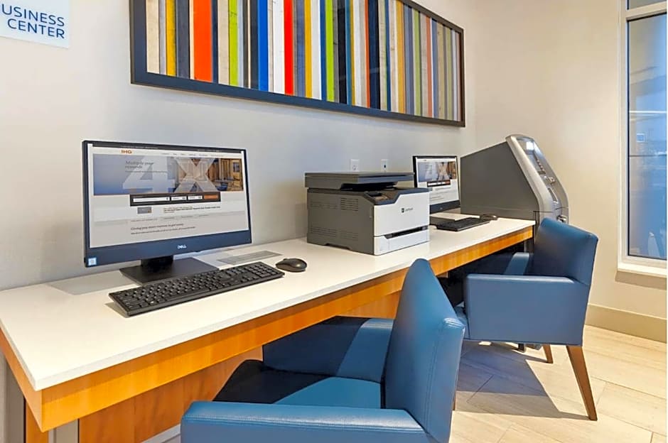 Holiday Inn Express And Suites Jersey City - Holland Tunnel By IHG