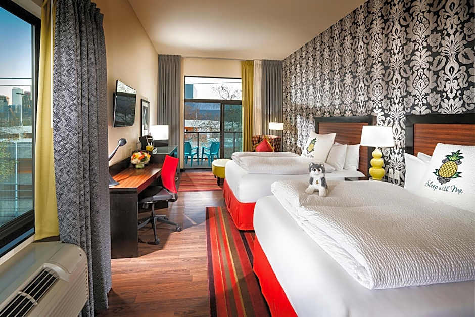 Staypineapple At The Maxwell Hotel