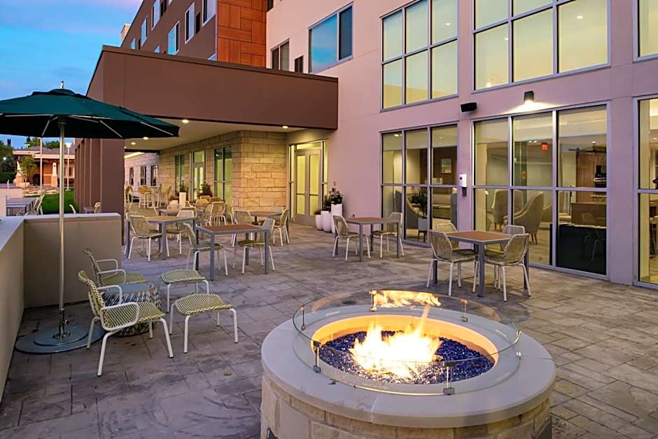Element Overland Park