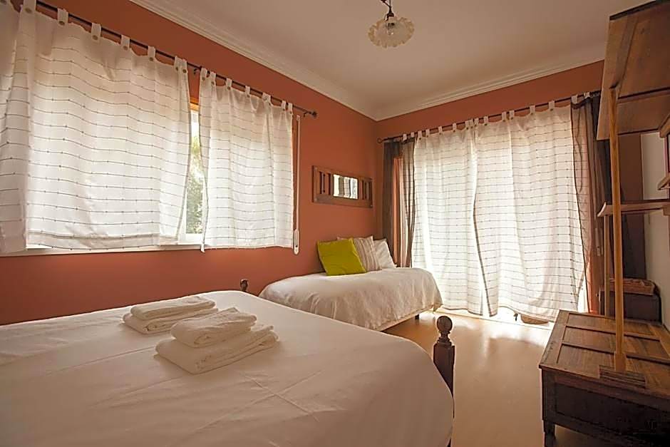 Ericeira Chill Hill Hostel & Private Rooms