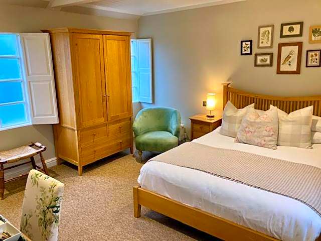 Wheelwrights Arms Country Inn & Pub