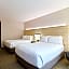 Holiday Inn Express & Suites Tavares By IHG