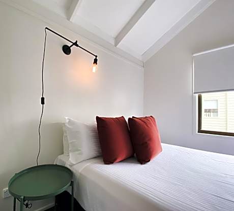 Deluxe Cabin (Sleeps 2)