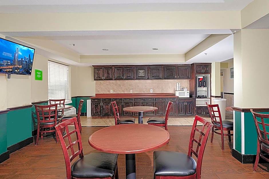 GreenTree Inn - IAH Airpot JFK Blvd