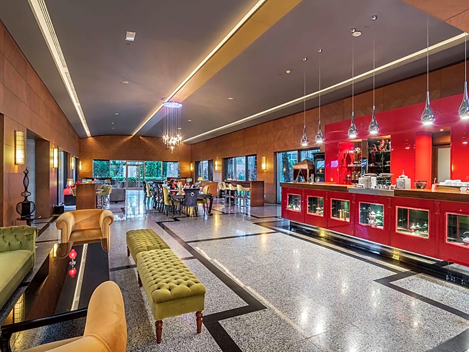 Rixos Sungate Hotel