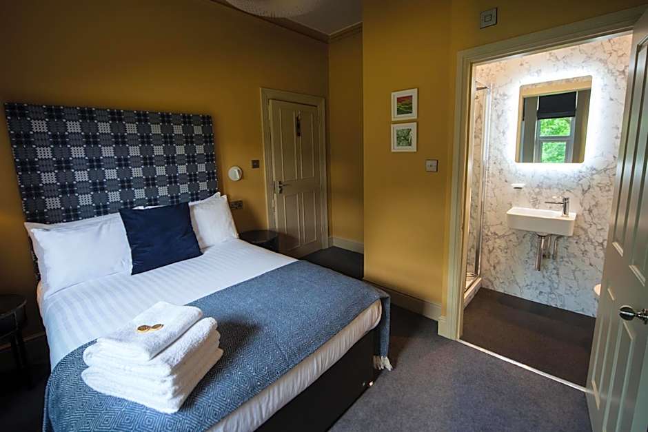 Mary's Court Guest House - Mairlys