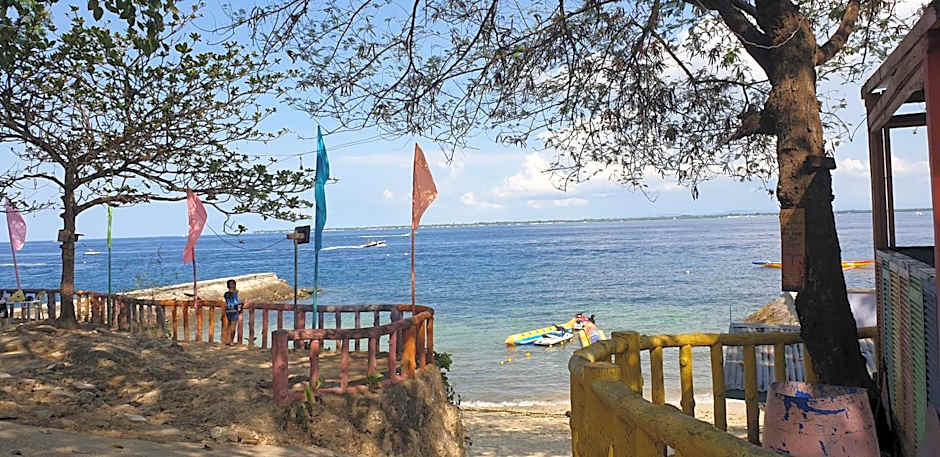 Mactan Newtown Condo with Garden and Ocean View 8NEWTOWN BLVD