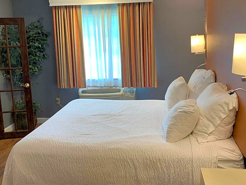 Super 8 by Wyndham Sturbridge