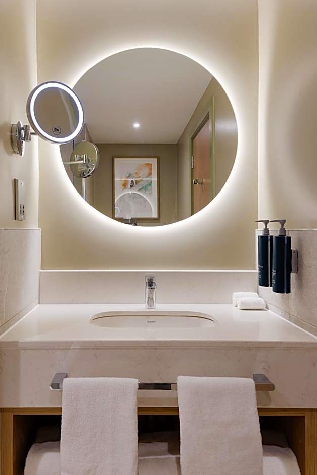 DoubleTree by Hilton Bristol North