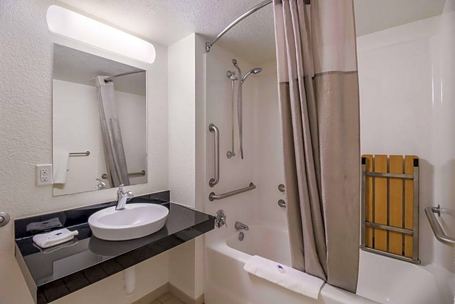 Motel 6-Fargo, ND - West Acres - North Fargo