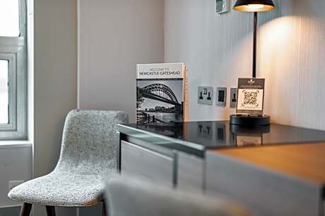 Executive Suite,1 King Bed, Kitchenette, Balcony
