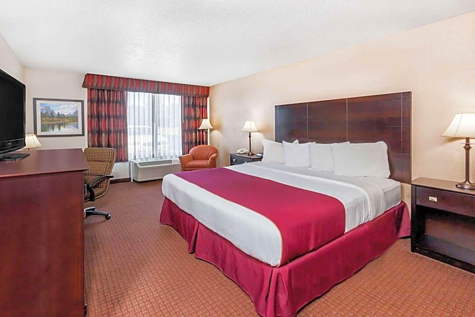 Ramada Hotel & Conference Center by Wyndham Grayling