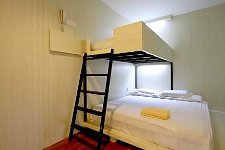 Mixed Dormitory Room