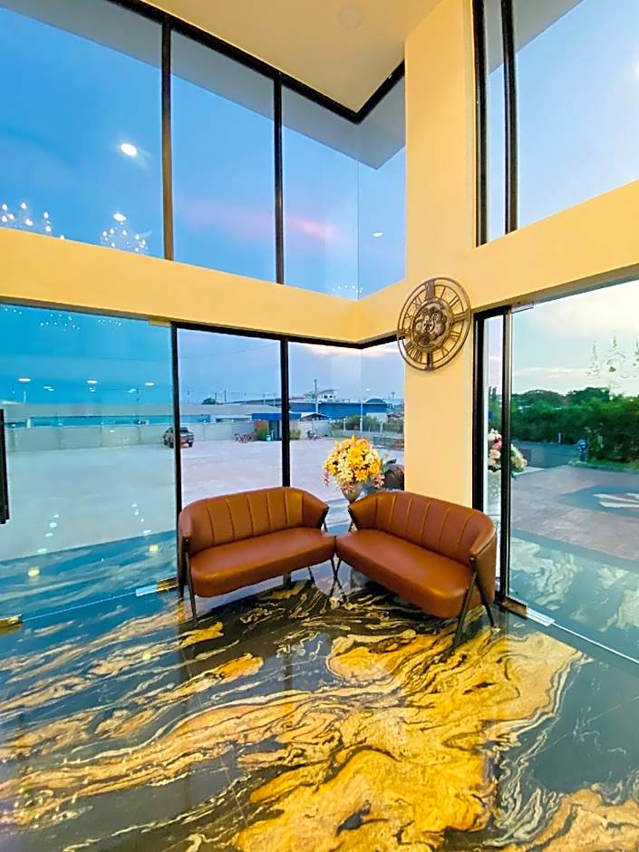 Arunsakhon luxury condo