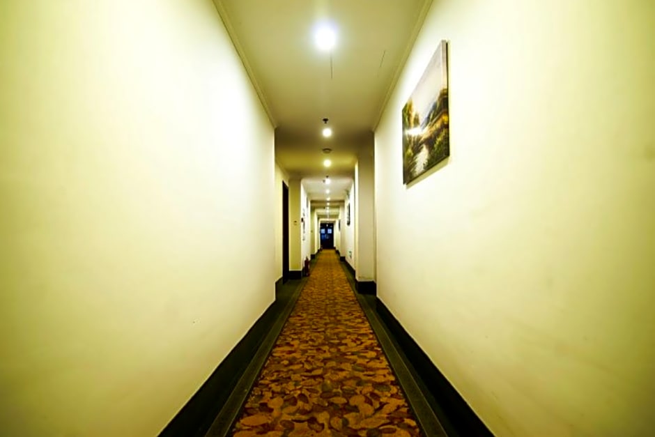 GreenTree Inn Qinhuangdao Peace Avenue Express Hotel