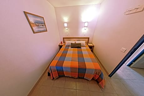 2 bedrooms for maximum 7 people with sea view