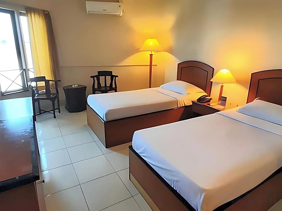 Alexander Hotel Tegal