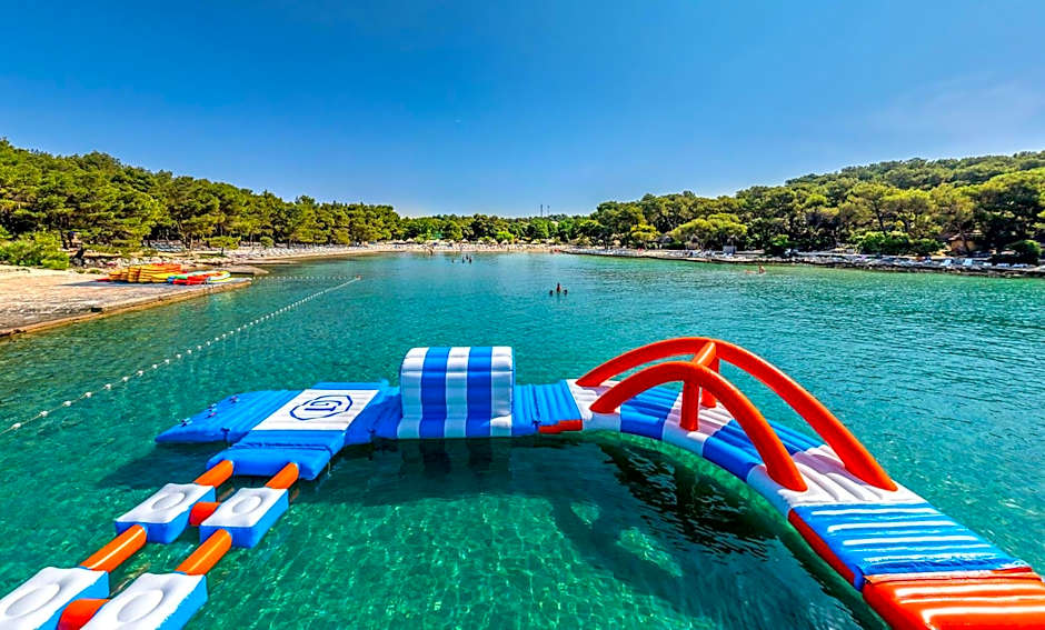 Pine Beach Bungalows all inclusive