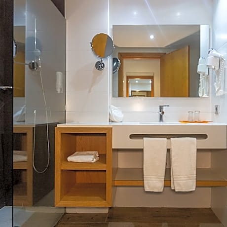 TRIPLE ROOM WITH BALCONY 2 ADULTS