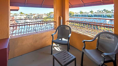 Suite-1 King Bed, Non-Smoking, Harbor View, Balcony, Microwave And Refrigerator, Pillowtop Bed, Cont