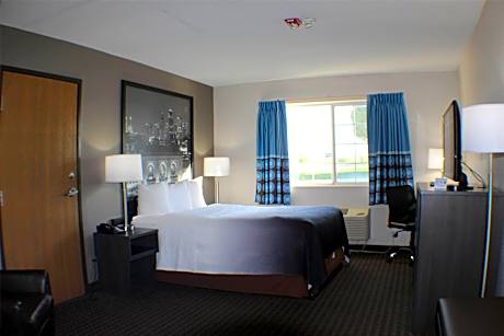 1 Queen Bed Non-Smoking