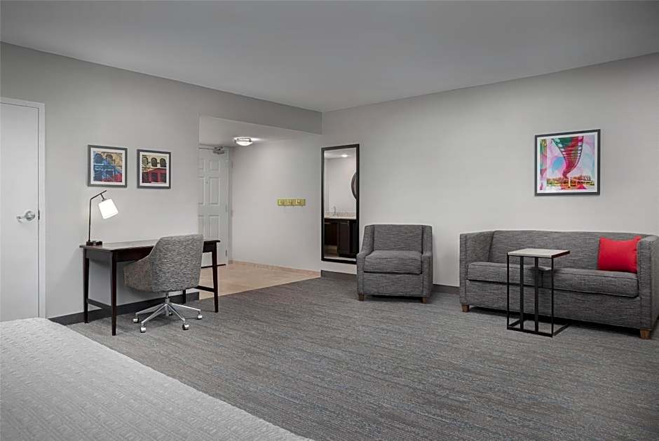 Hampton Inn By Hilton And Suites Omaha Downtown