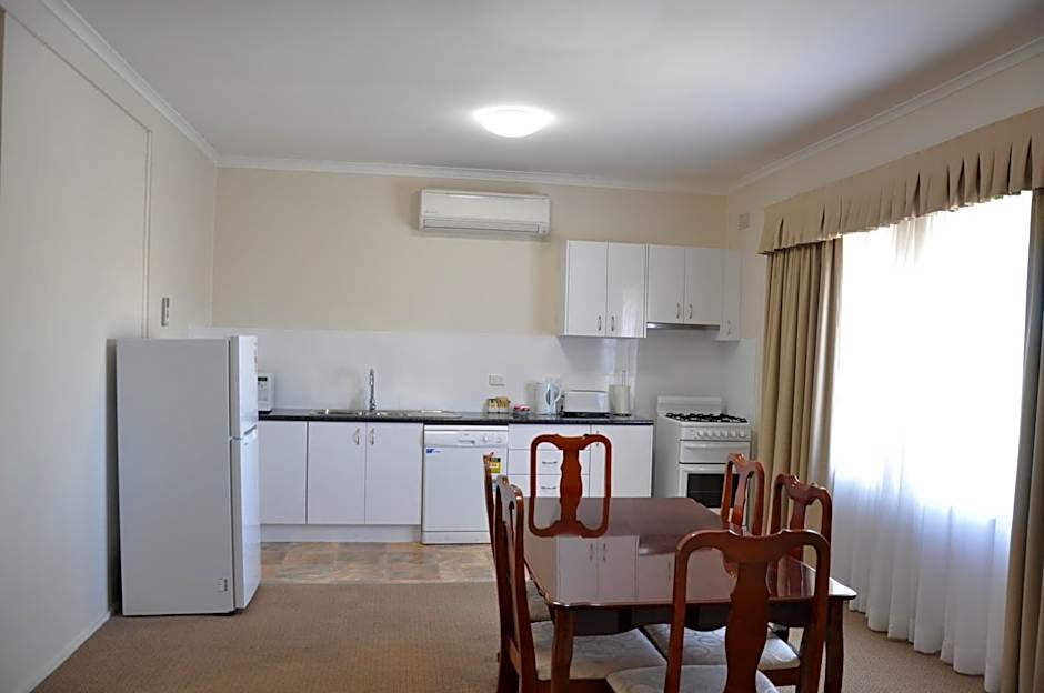 Country Lodge Motor Inn