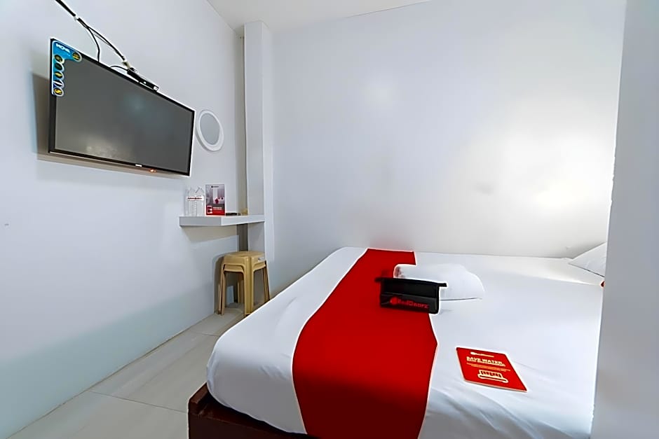 RedDoorz @ San Antonio Binan Laguna