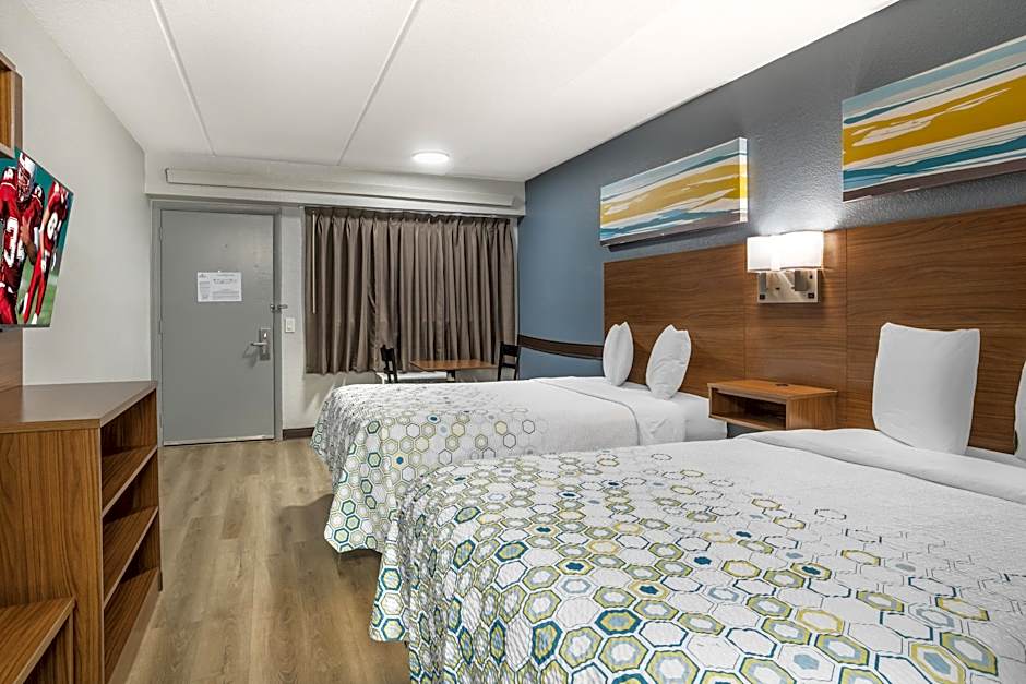 HomeTowne Studios by Red Roof Greenville