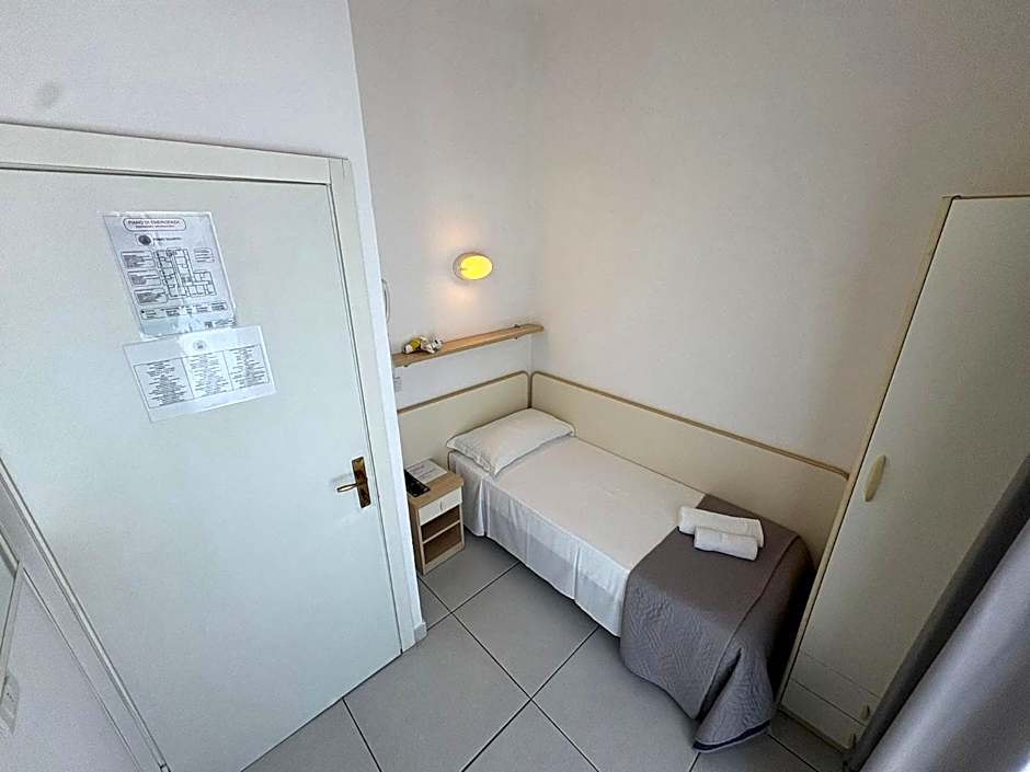Lively Hotel
