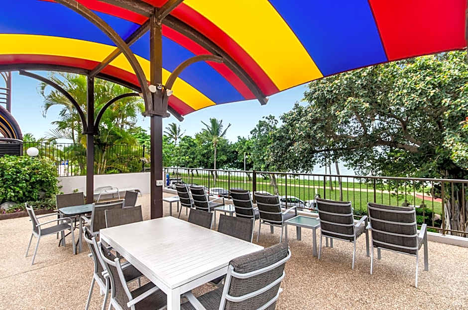 Waters Edge The Strand