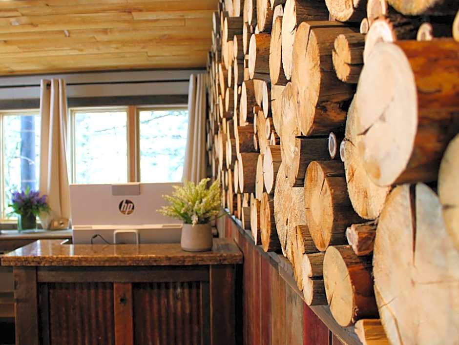 Moose Creek Inn