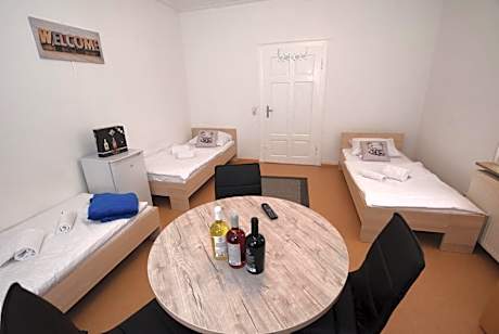 Basic Triple Room with Shared Bathroom