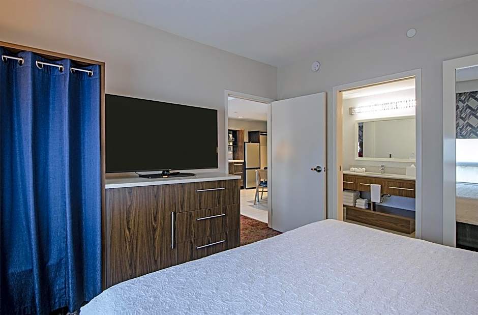 Home2 Suites By Hilton West Edmonton