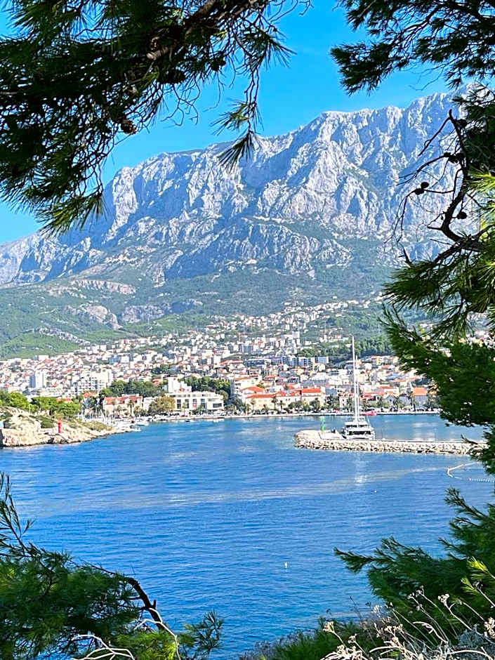Uzelac Apartment - Pool & Sea View in Makarska