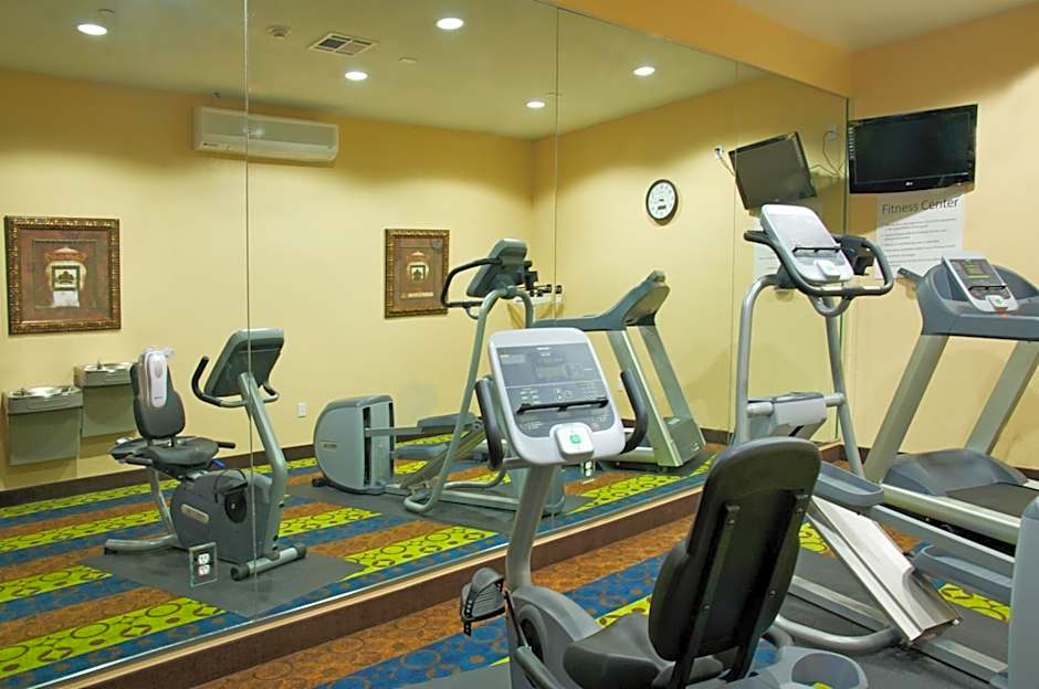 Holiday Inn Express & Suites Galveston West - Seawall