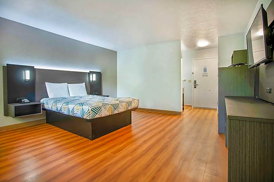 Motel 6-Gresham, OR - Portland