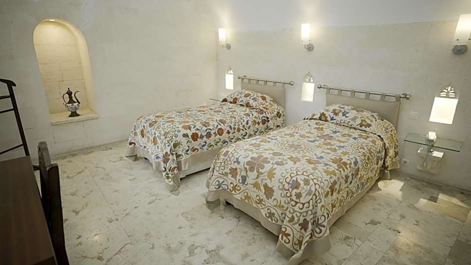 Kasr-i Nehroz Hotel
