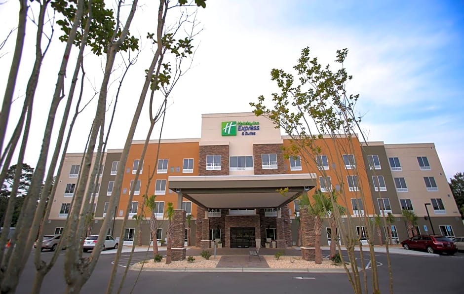 Holiday Inn Express & Suites Southport - Oak Island Area, an IHG Hotel