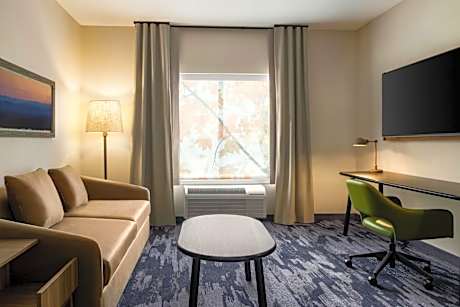 Studio with King Bed and Roll-In Shower - Mobility Access