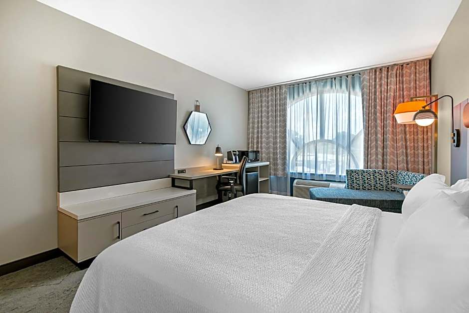 Holiday Inn Express Hotel & Suites Clemson - University Area By IHG