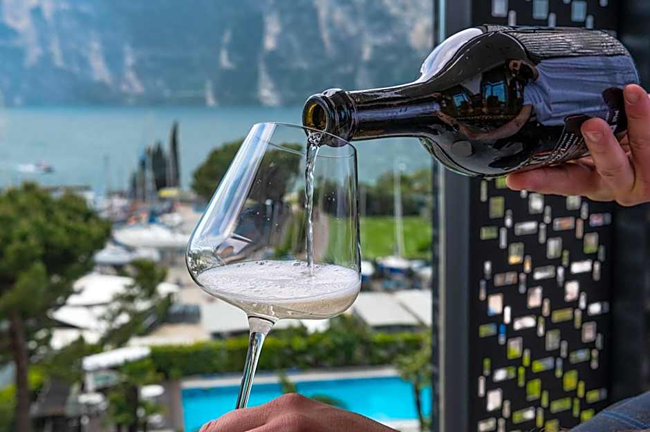 Lake Front Hotel Mirage